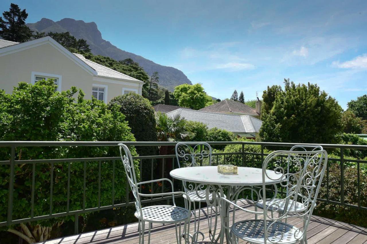 On Pinewood Guest House Cape Town Exterior photo